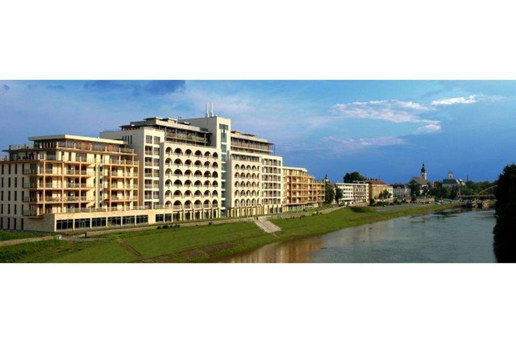 Dunalux Apartman Győr Rum bild